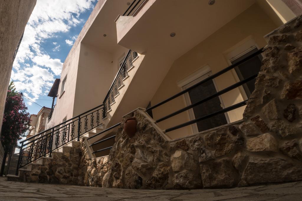 Magdalene'S Premium Apartments Ofrinion Exterior photo